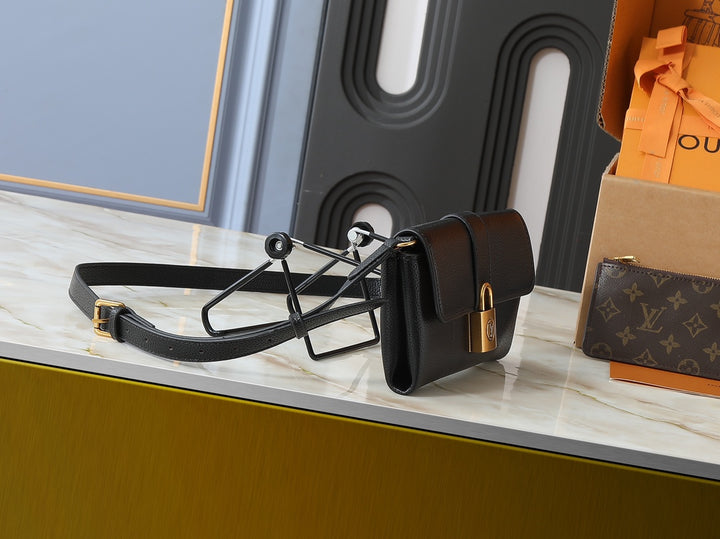 Two-in-one lock buckle leather shoulder bag