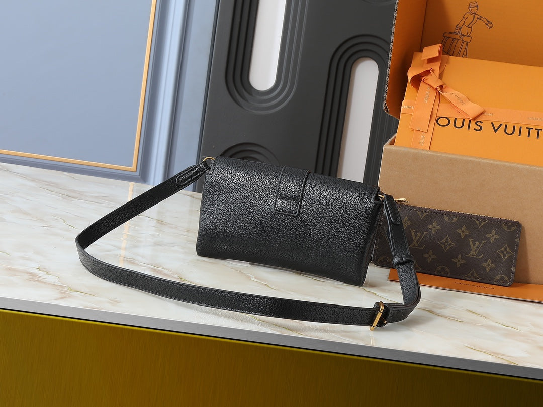 Two-in-one lock buckle leather shoulder bag