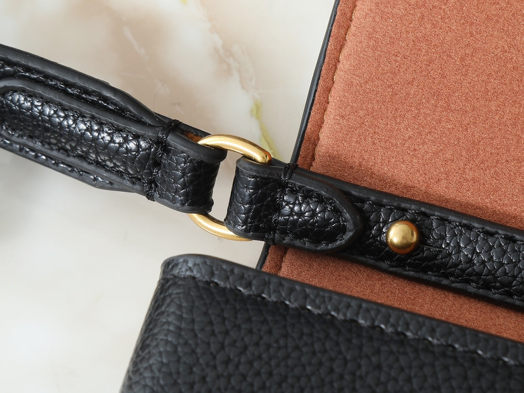 Two-in-one lock buckle leather shoulder bag