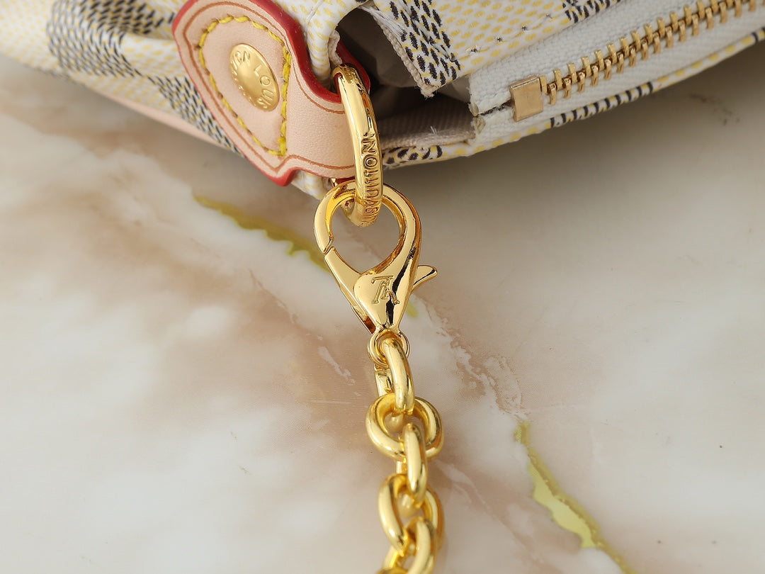 3 stylish plaid chain bags