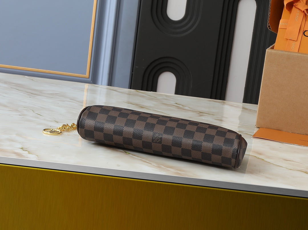 3 stylish plaid chain bags