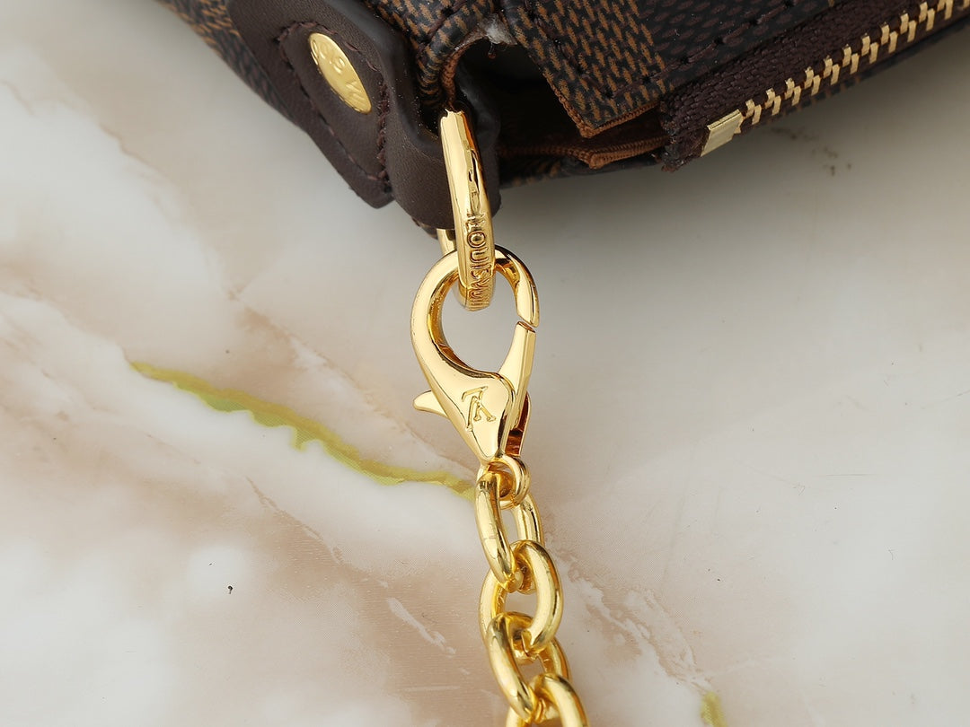 3 stylish plaid chain bags