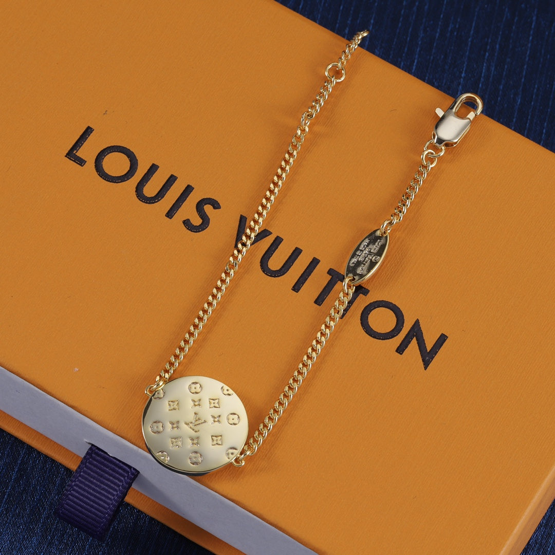 High-end Custom Round Pendant Bracelet