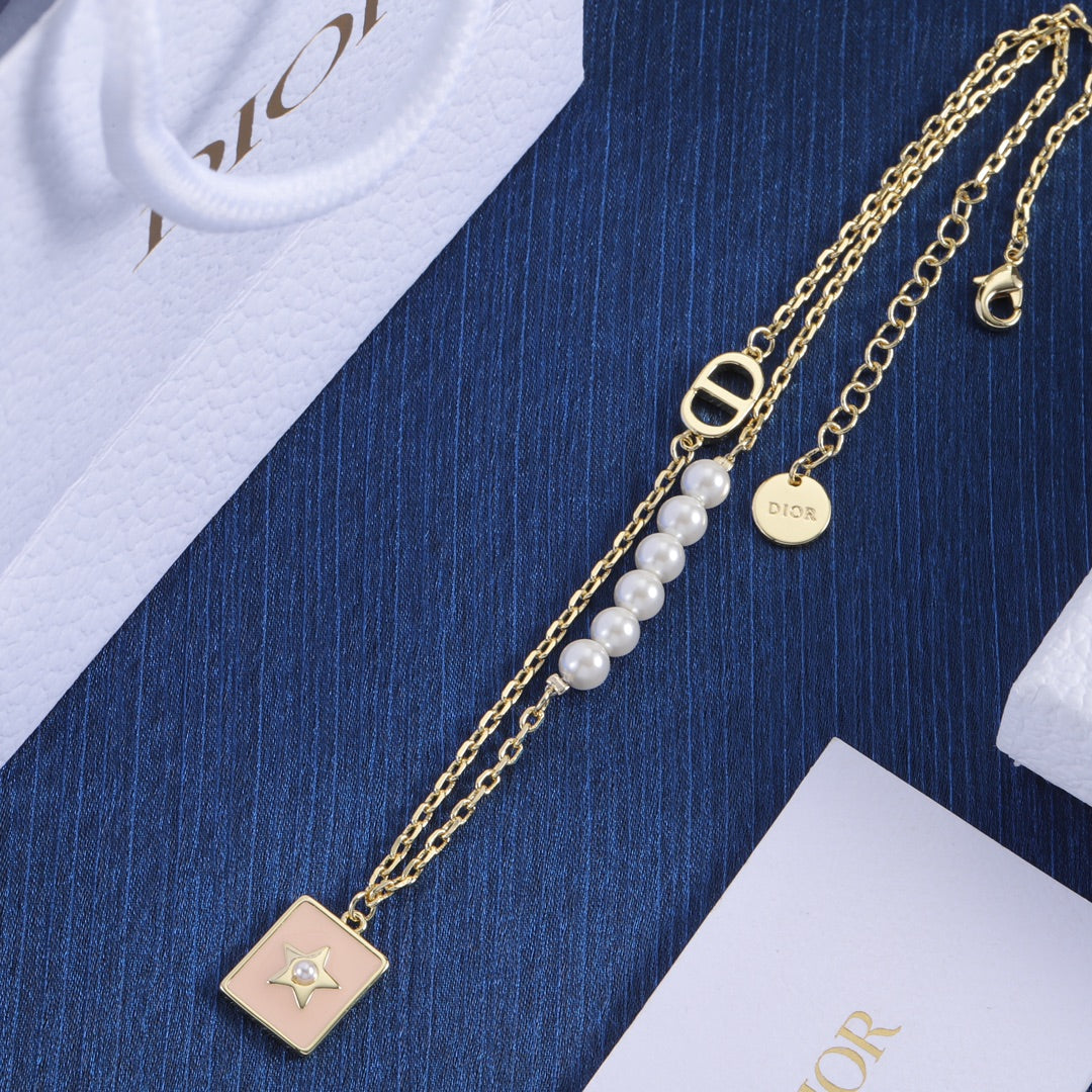 Pearl - Decorated Gold Chain Necklace