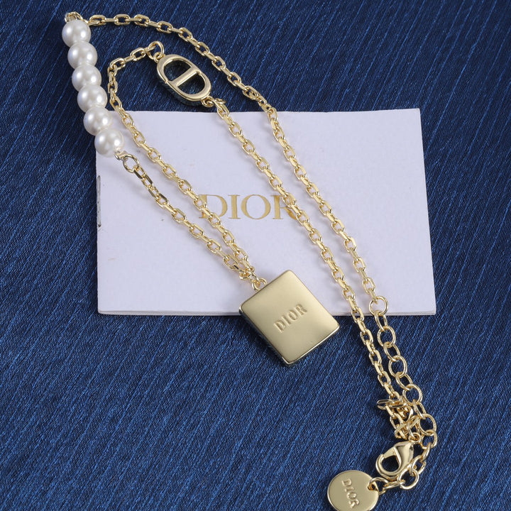 Pearl - Decorated Gold Chain Necklace