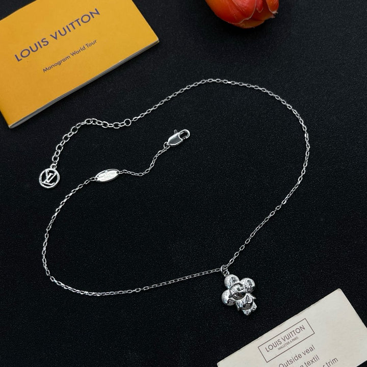 Silver Chain Flower Pendant Necklace