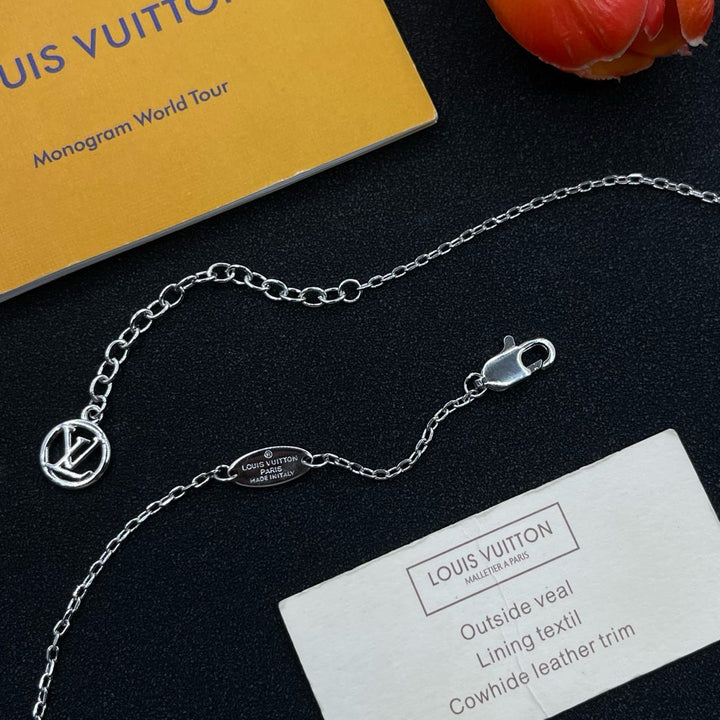 Silver Chain Flower Pendant Necklace