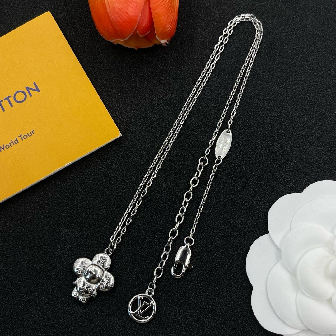 Silver Chain Flower Pendant Necklace