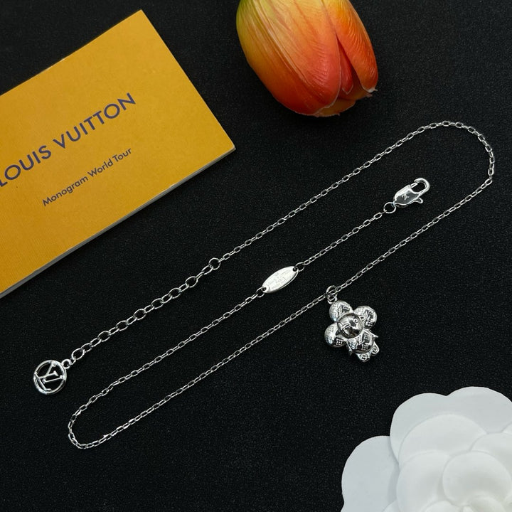 Silver Chain Flower Pendant Necklace