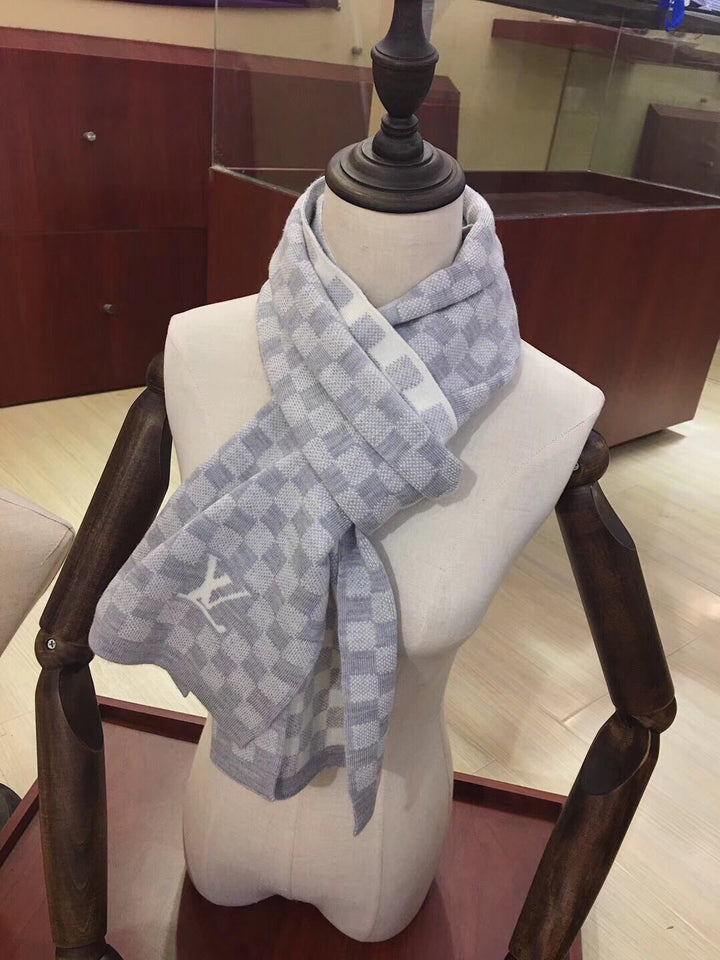 Two-tone plaid scarf