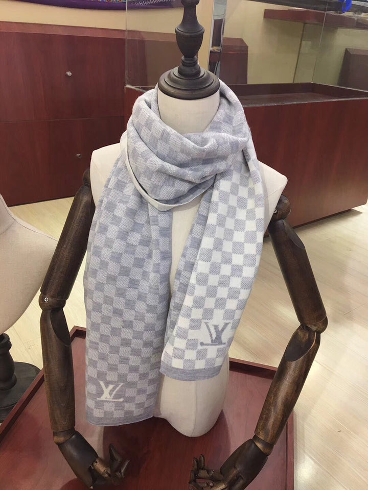 Two-tone plaid scarf
