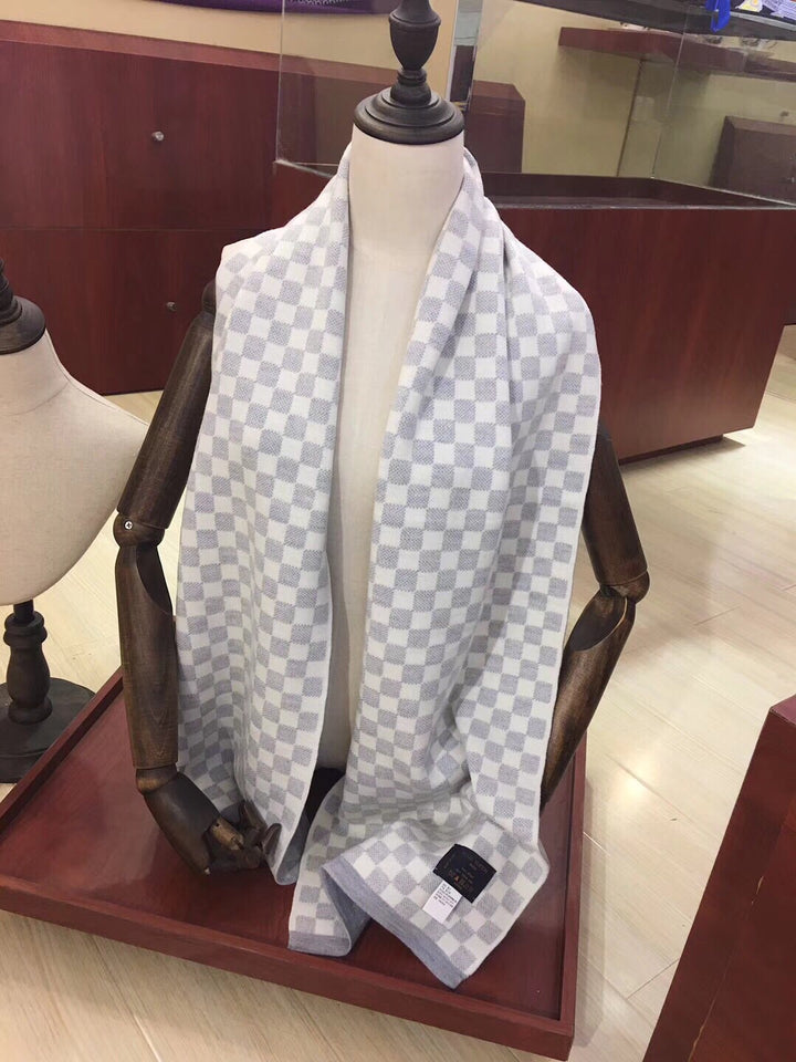 Two-tone plaid scarf