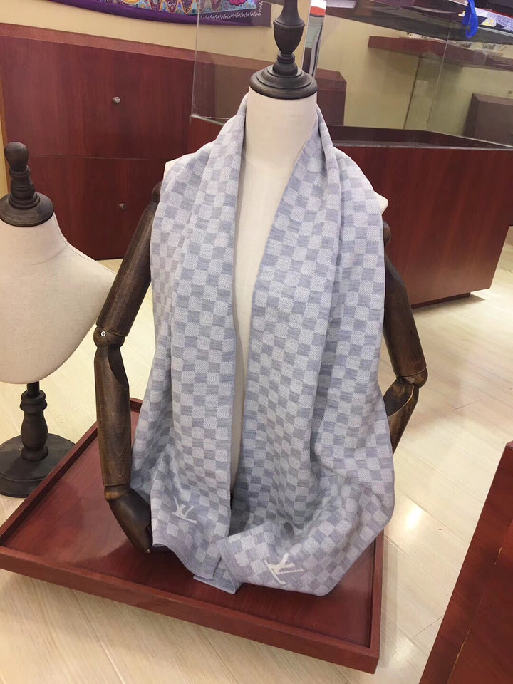 Two-tone plaid scarf