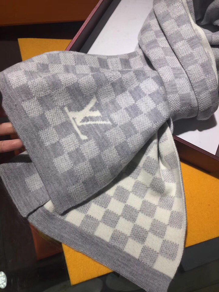 Two-tone plaid scarf