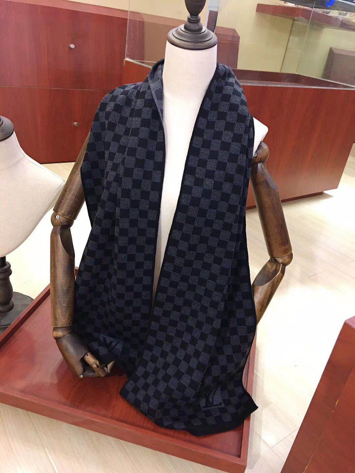 Two-tone plaid scarf