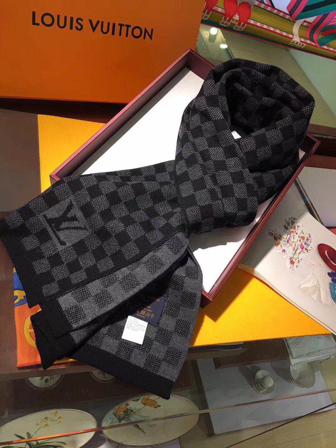 Two-tone plaid scarf