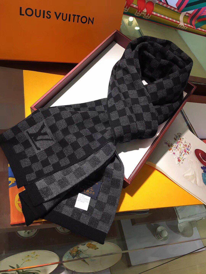 Two-tone plaid scarf
