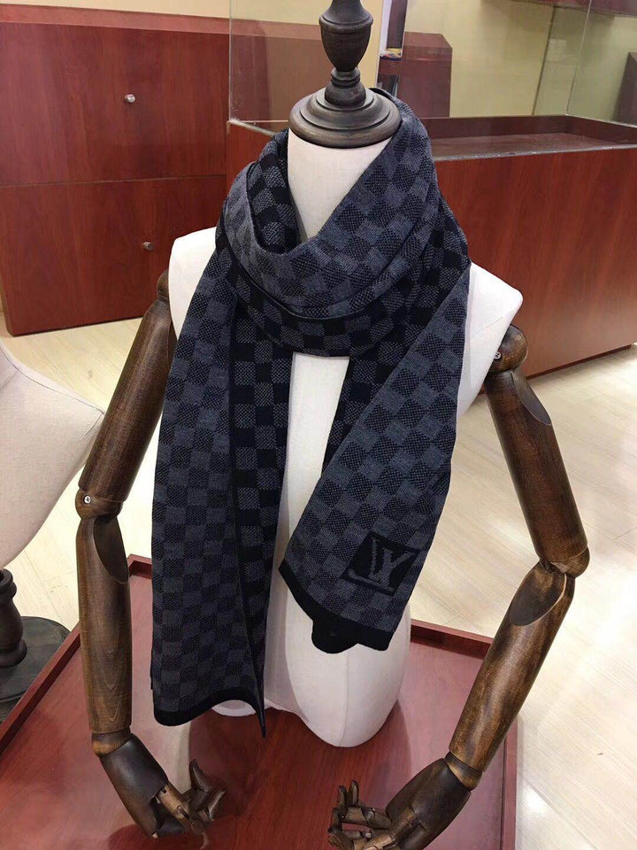 Two-tone plaid scarf