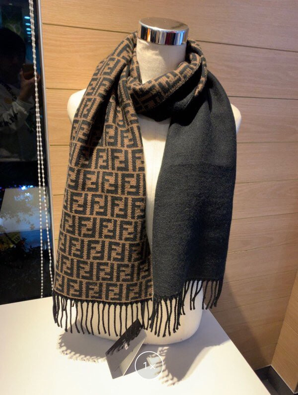 Double F printed tassel knit scarf