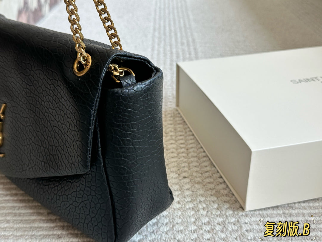 Fashionable Textured Black Chain Handbag