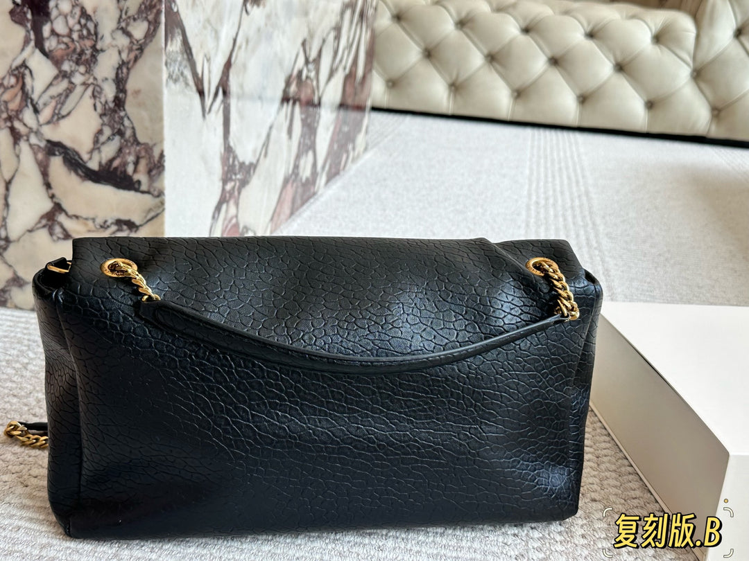 Fashionable Textured Black Chain Handbag