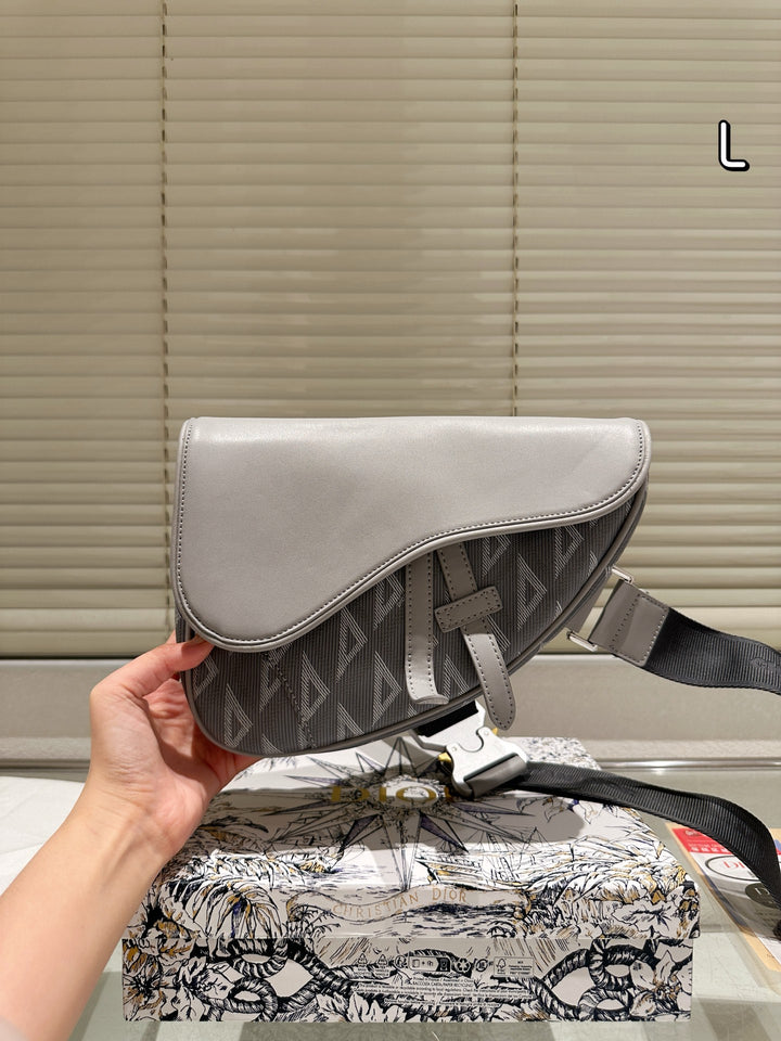 4-color elegant printed saddle bag
