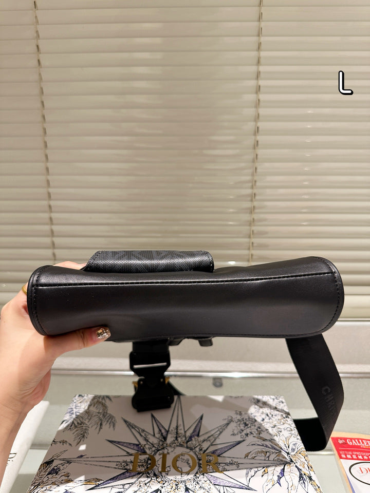 4-color elegant printed saddle bag