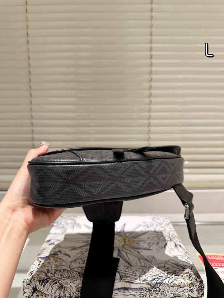 4-color elegant printed saddle bag