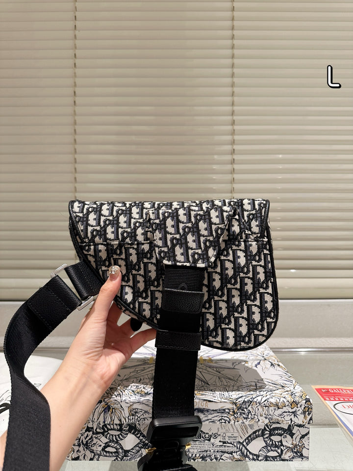 Fashionable woven letter logo saddle bag