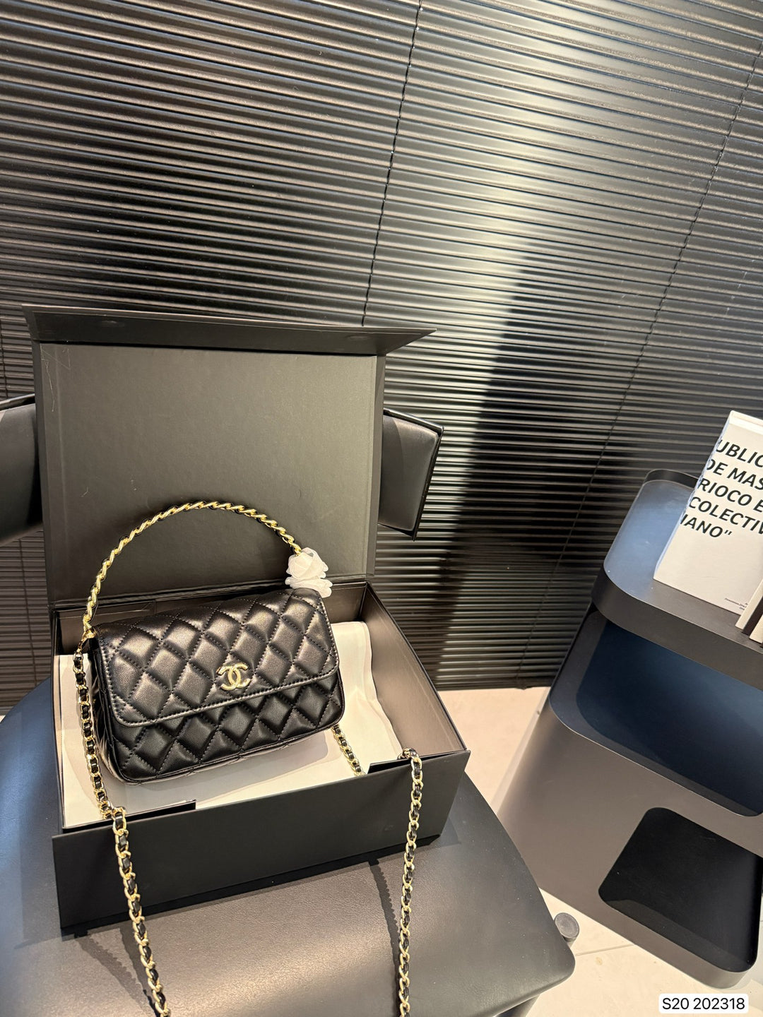 Four-Color Elegant Patent Leather Diamond-Quilted Chain Bag