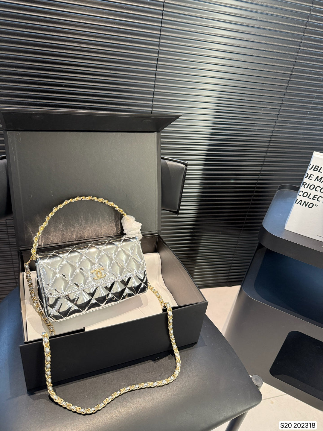 Four-Color Elegant Patent Leather Diamond-Quilted Chain Bag