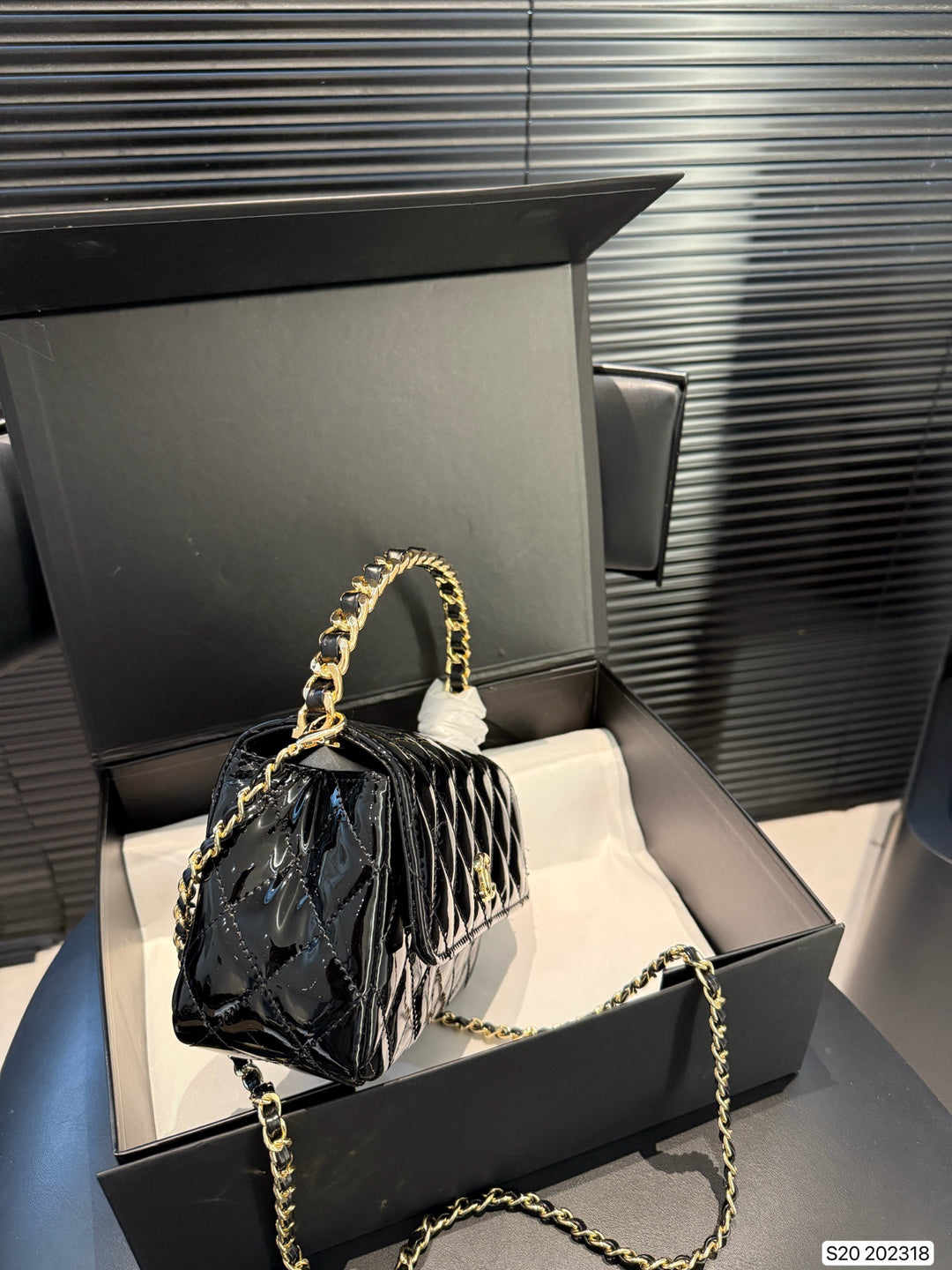 Four-Color Elegant Patent Leather Diamond-Quilted Chain Bag