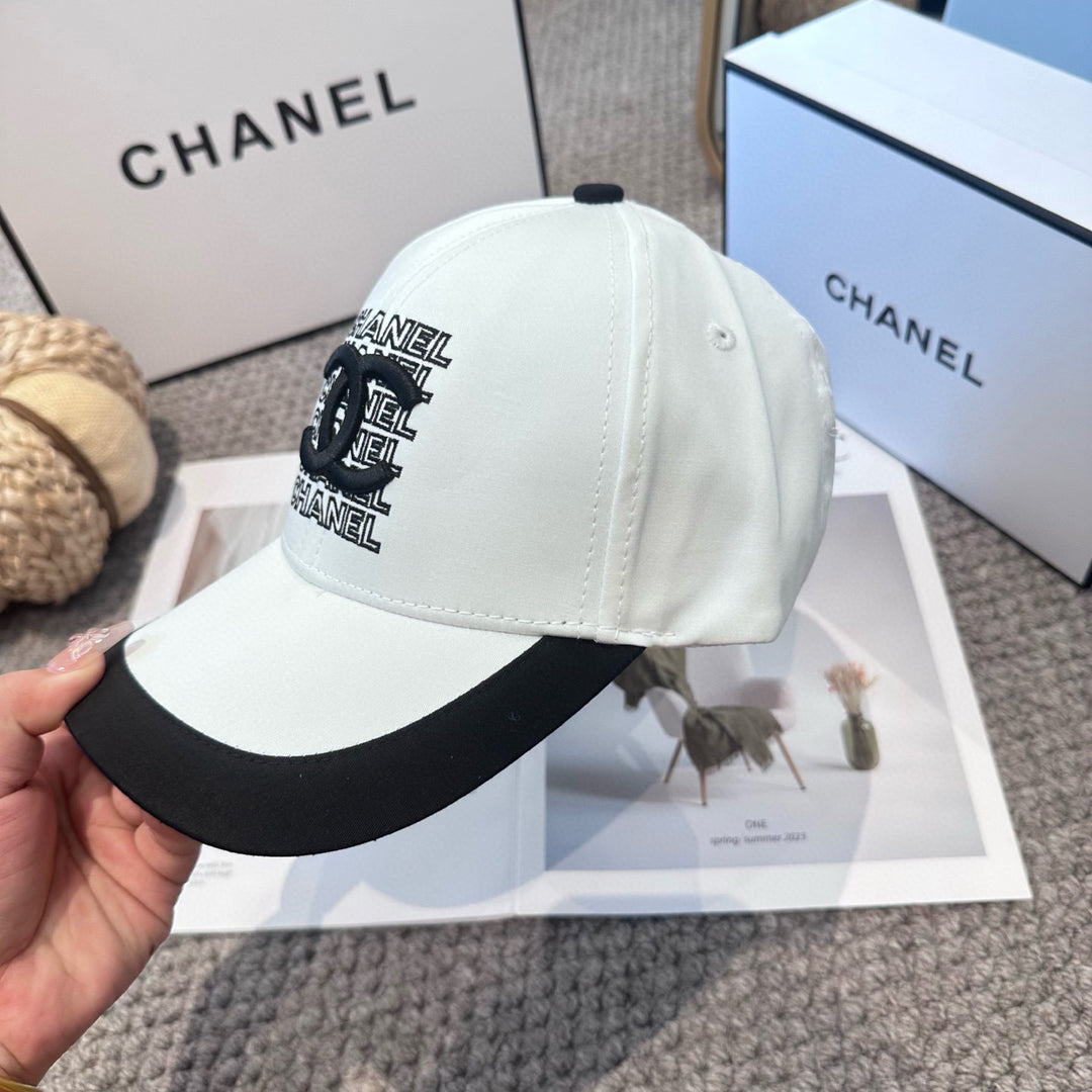 Elegant Color-Blocked Letter Print Hat