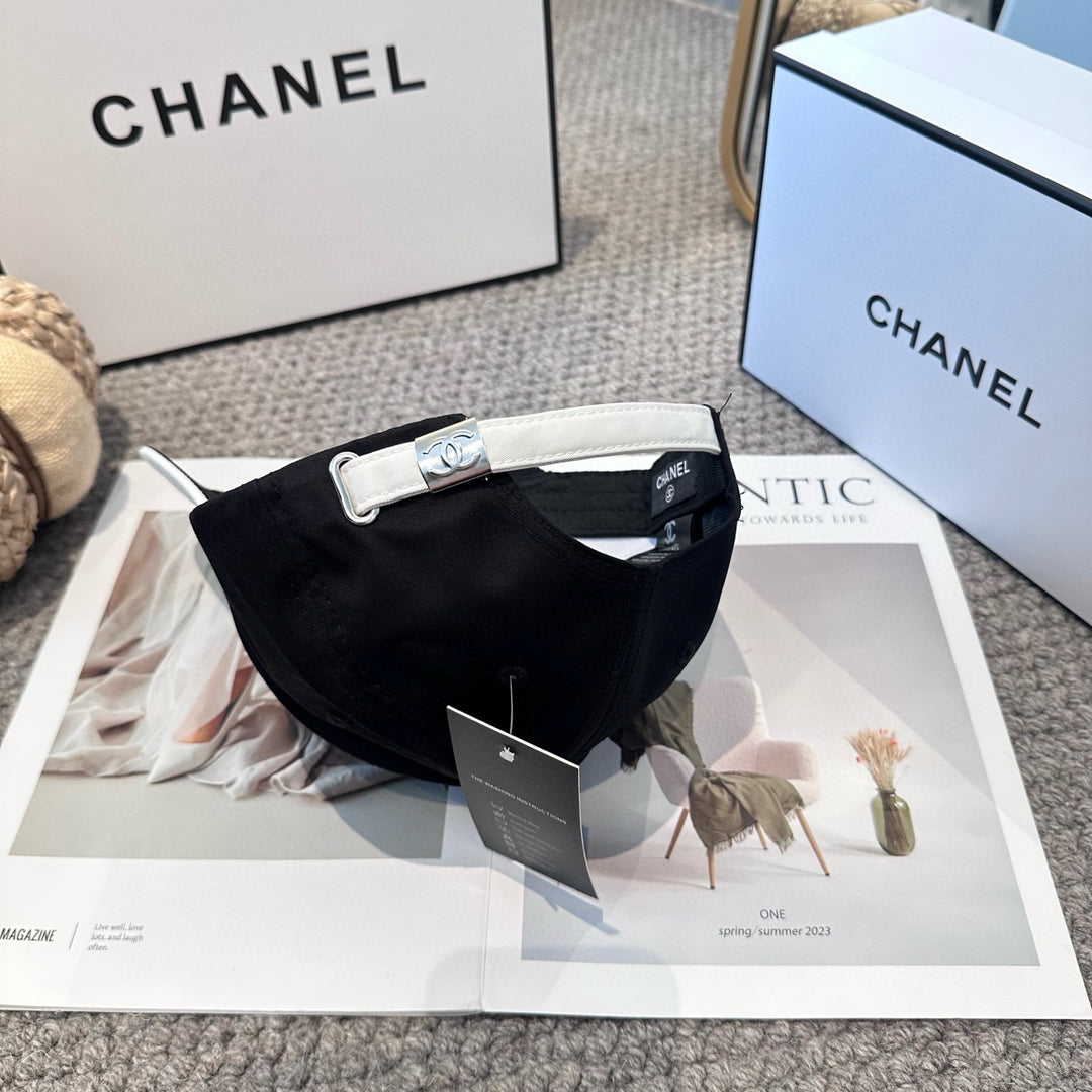 Elegant Color-Blocked Letter Print Hat