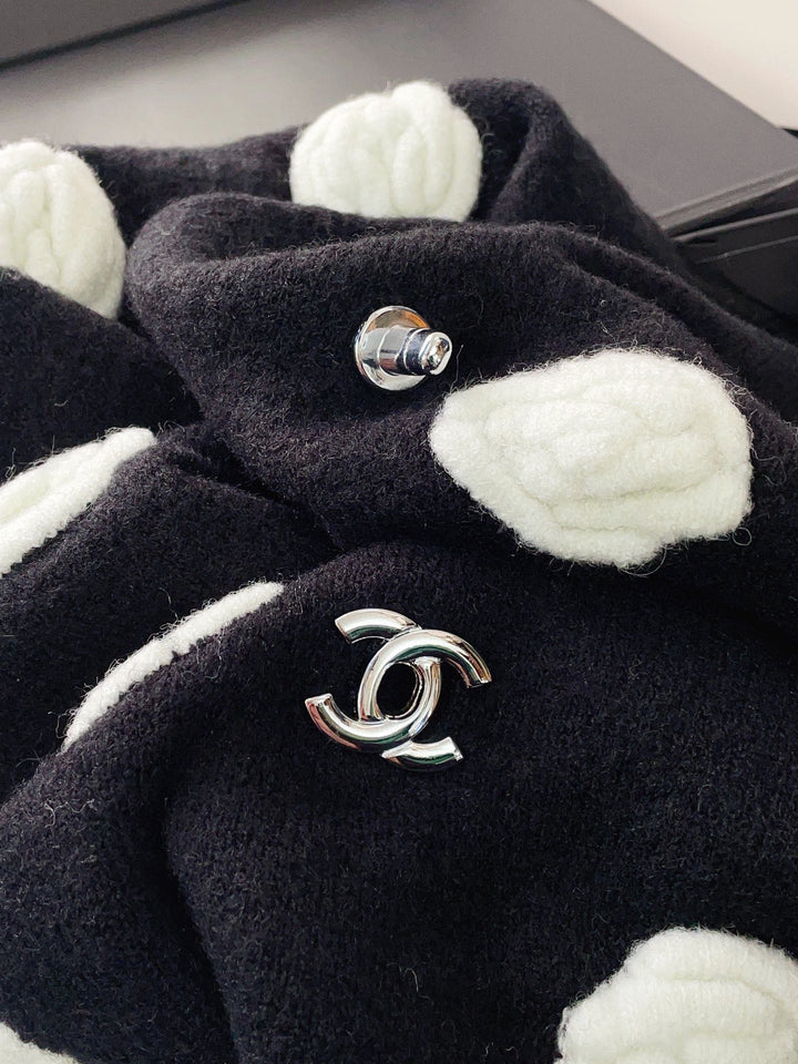 Elegant Black and White Rose Scarf