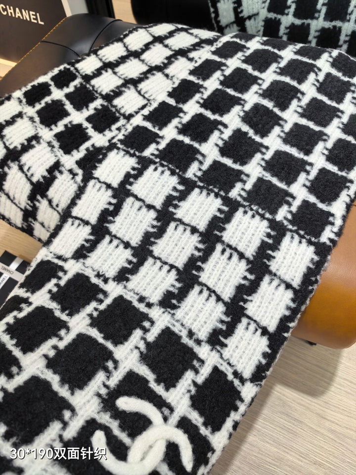 Elegant Black-and-White Checkered Knit Scarf