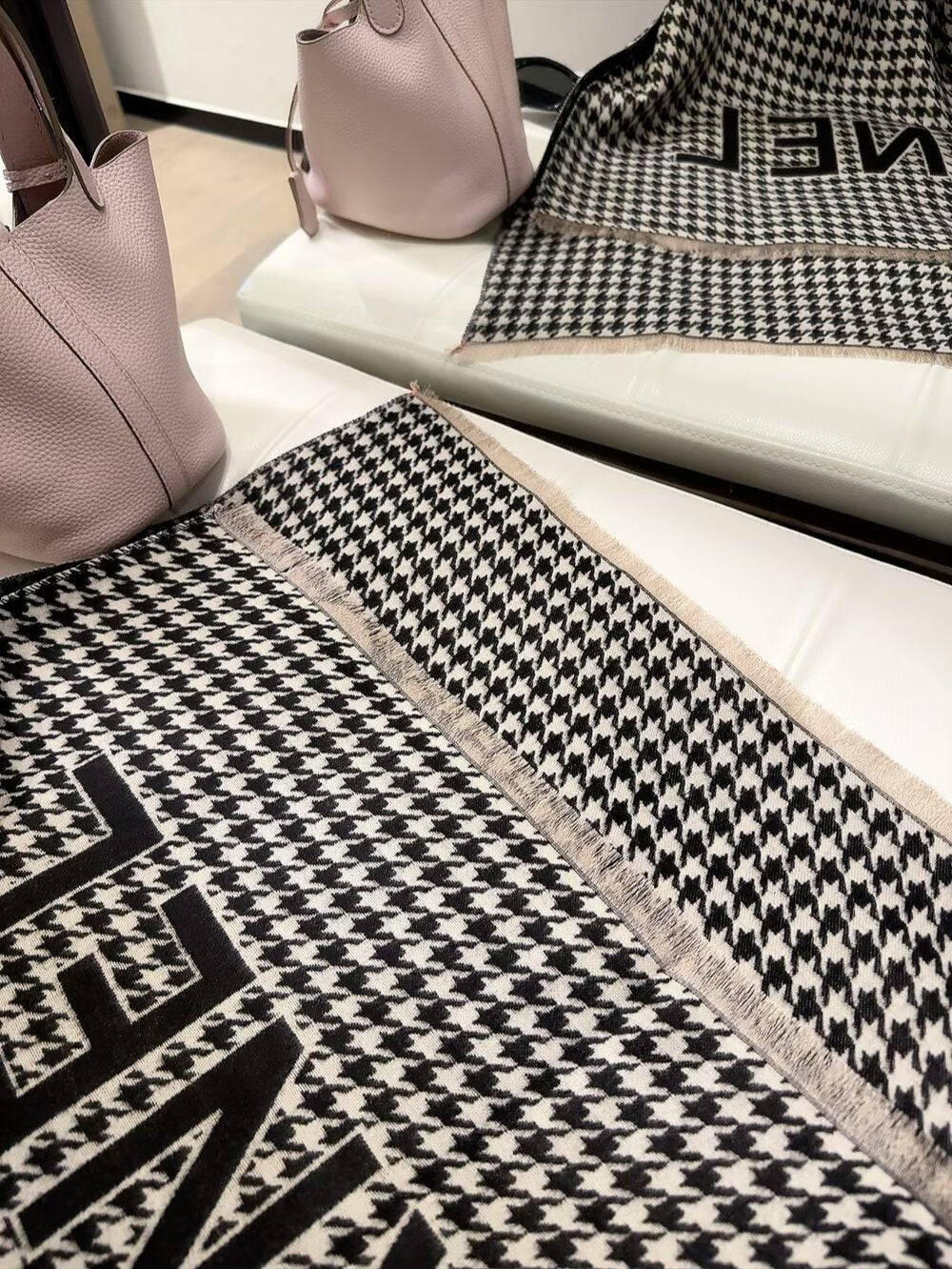 6-Color Houndstooth Fall/Winter Scarf