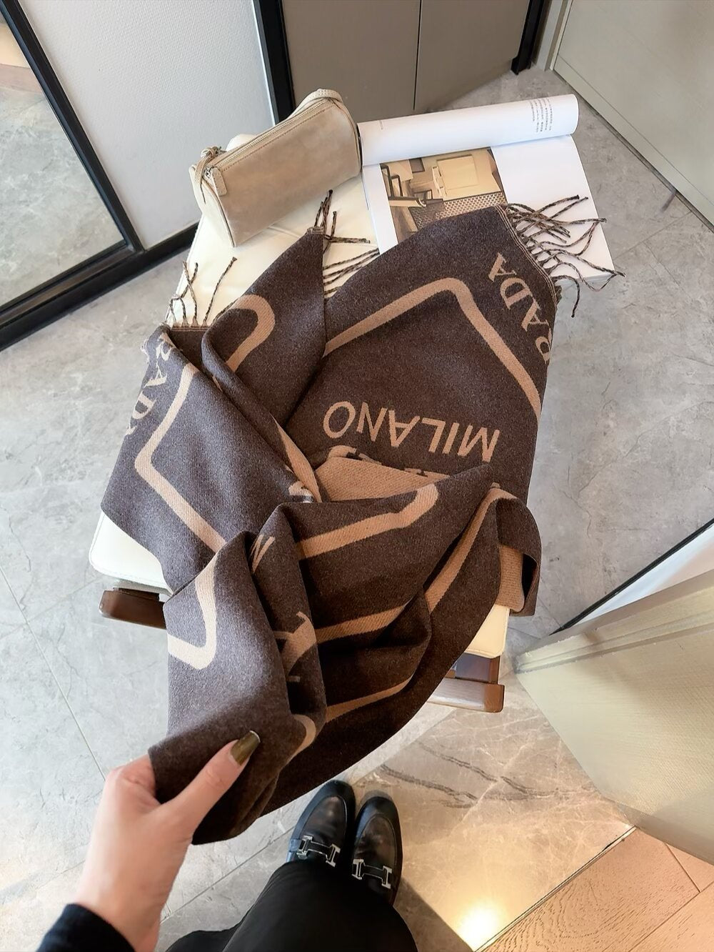 4-Color Autumn/Winter Triangle Logo Scarf