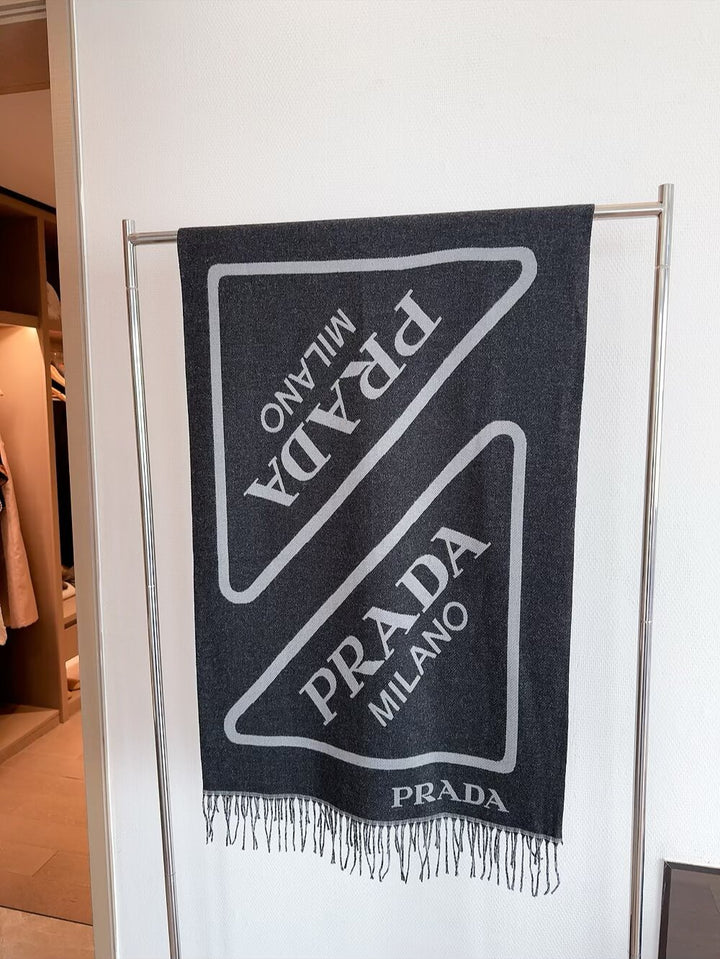 4-Color Autumn/Winter Triangle Logo Scarf