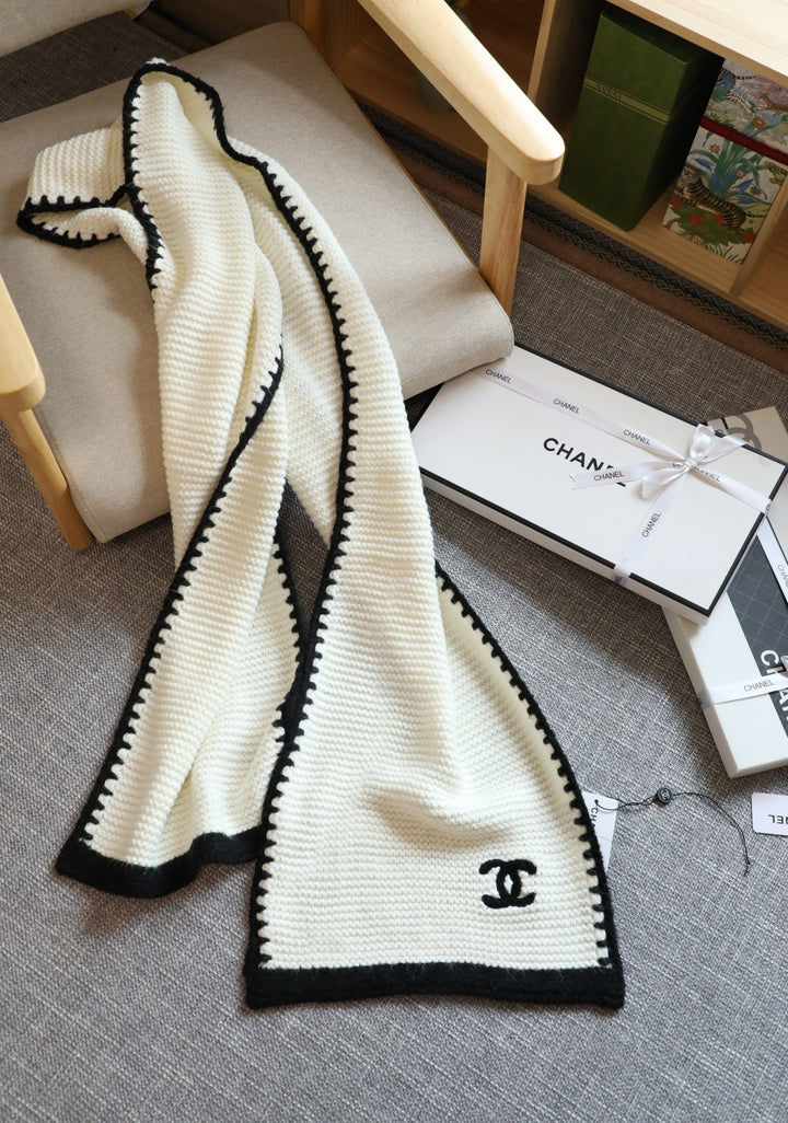 Autumn-Winter Lace Knit Scarf