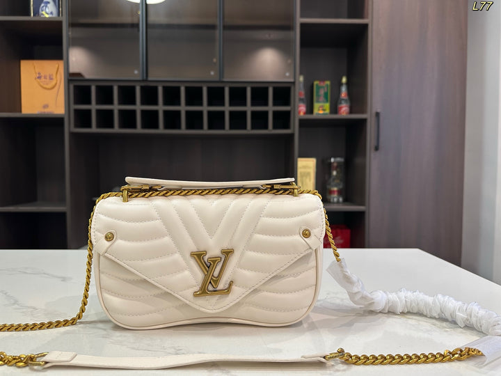 New Wave Pattern Flip-Top Chain Bag