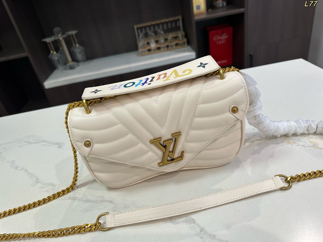 New Wave Pattern Flip-Top Chain Bag