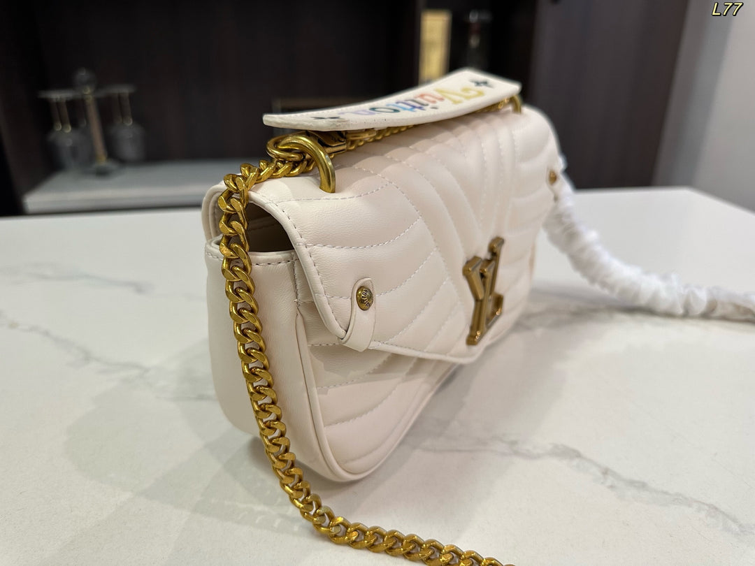 New Wave Pattern Flip-Top Chain Bag