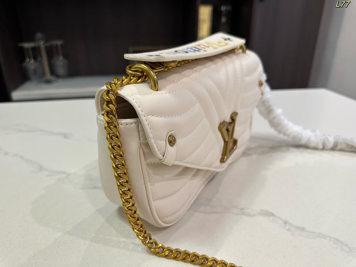 New Wave Pattern Flip-Top Chain Bag