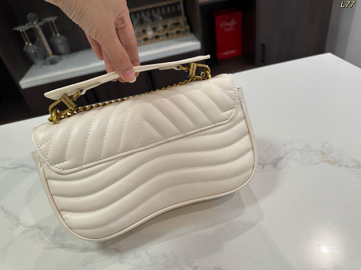 New Wave Pattern Flip-Top Chain Bag